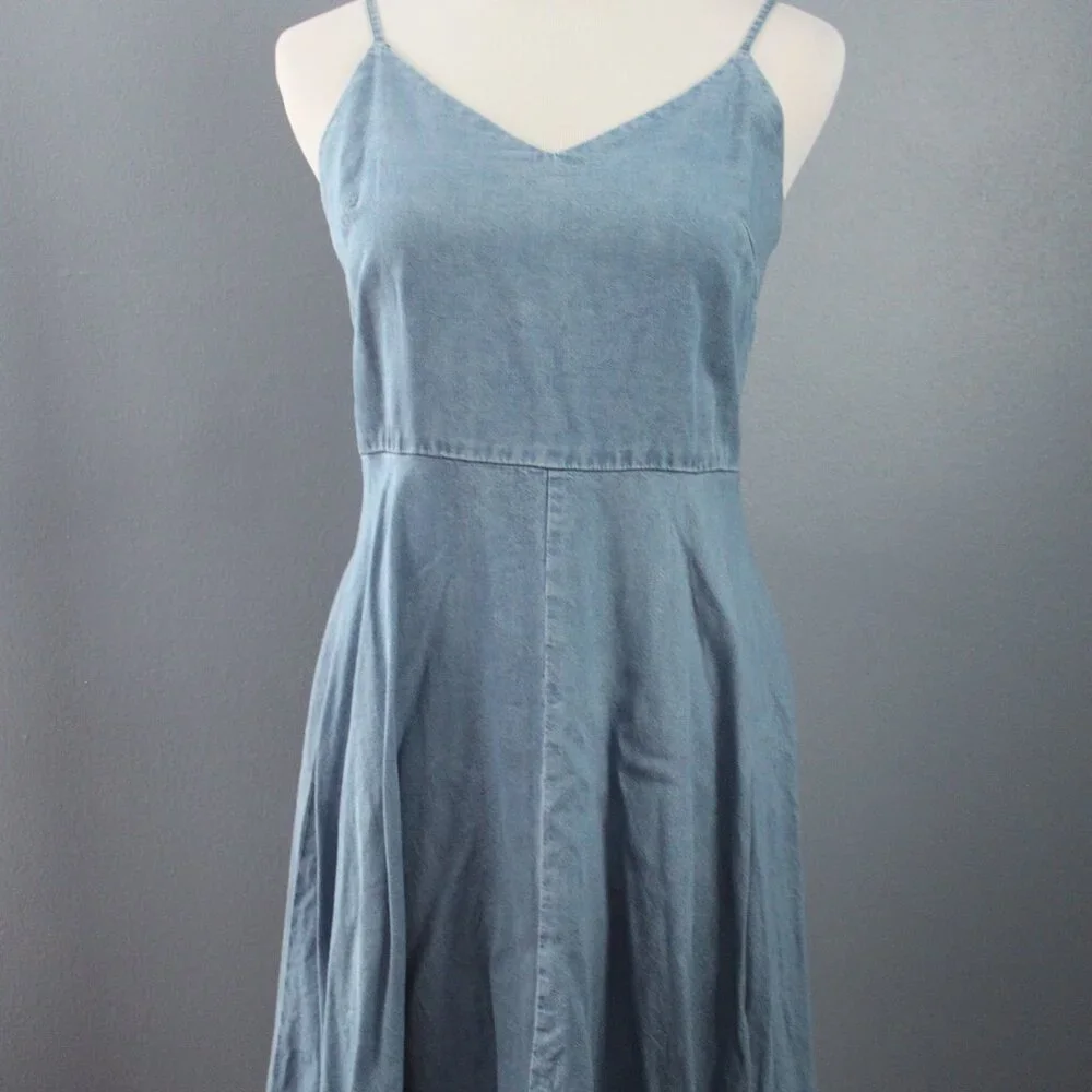 Gap Dress - Picture 1 of 3